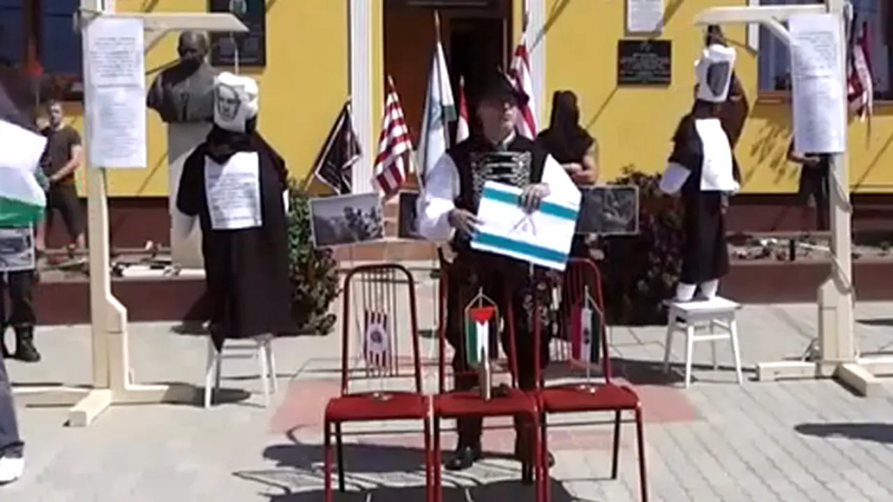 Un primar maghiar a spânzurat manechine reprezentând lideri israelieni, stârnind o polemică - VIDEO