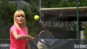 Udrea a jucat o partidă de tenis cu Ruxandra Dragomir: Mi-a ieşit mai bine saltul cu paraşuta - GALERIE FOTO