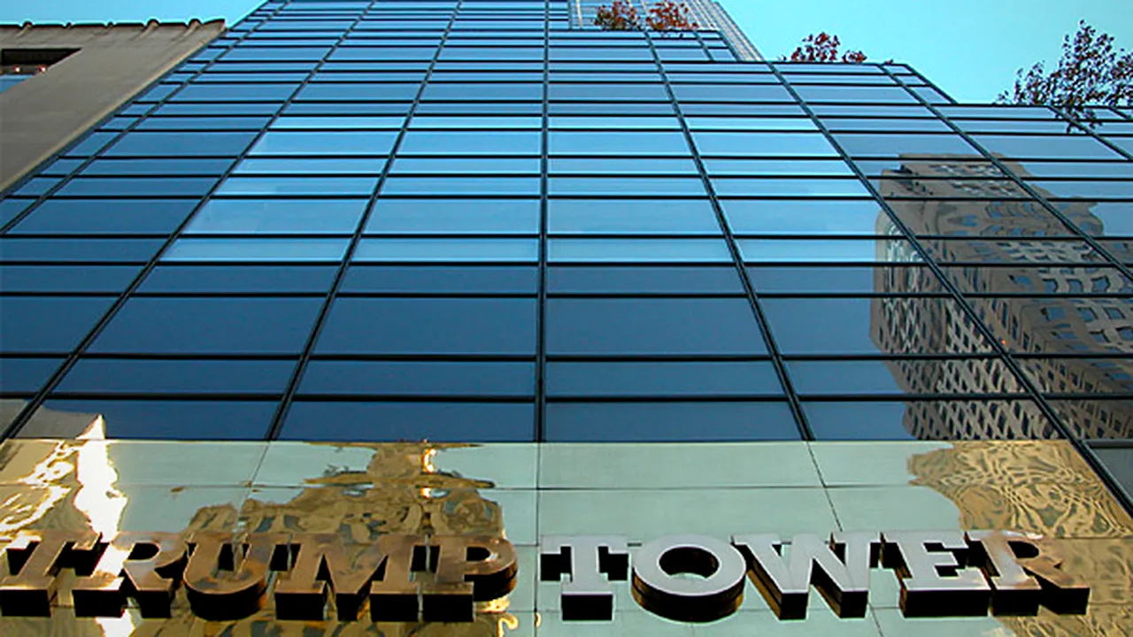 INCENDIUL de la Turnul Trump din New York, stins. UPDATE: Trei răniţi, unul în stare gravă/ Ce a cauzat aprinderea focului în clădirea în care trei etaje sunt ocupate de familia preşedintelui SUA
