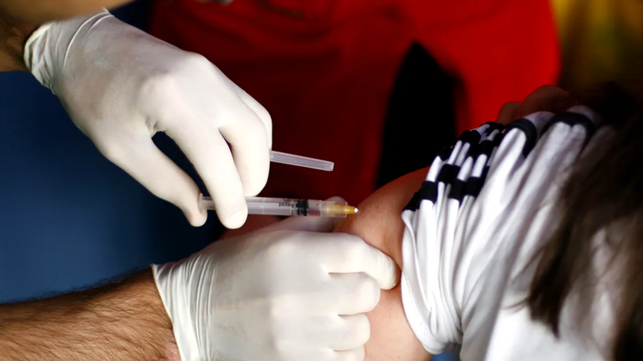 Posibil stimulent pentru imunizare. Tichete educaţionale sau culturale pentru tinerii între 12 şi 25 de ani care se vaccinează