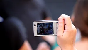 Adio filmări cu telefonul la concerte? Apple pregăteşte un program surpriză