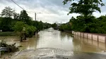 Vrancea: Pod rupt și drumuri închise din cauza inundațiilor