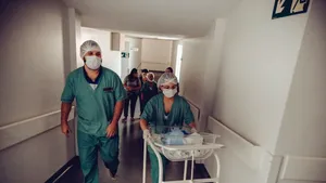 Cum au reușit patru tineri paralizați să meargă din nou. Tehnica dezvoltată de cercetătorii din Italia
