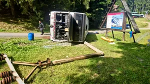 Accident grav în Cehia: Un autobuz cu elevi de liceu s-a răsturnat în Munții Beskydy