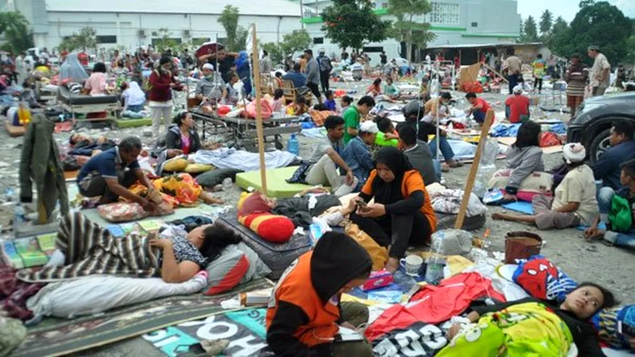 Tragedie în Indonezia: Sute de morţi şi răniţi, după tsunami-ul provocat de cutremurul de 7,5 grade | FOTO, VIDEO