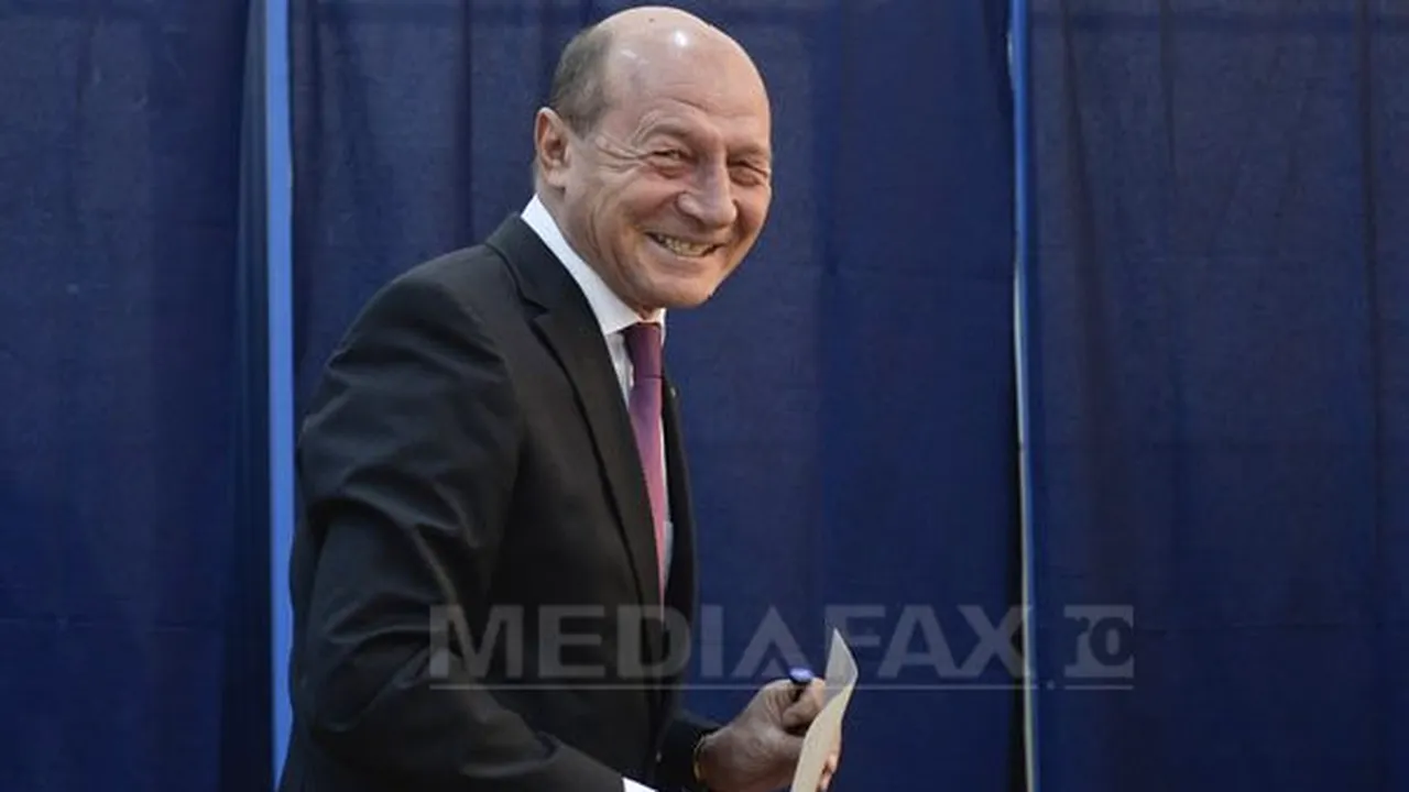 ALEGERI PREZIDENŢIALE 2014 - Băsescu: Noul preşedinte să facă România frumoasă. E important ca toţi românii cu drept de vot să vină la urne - VIDEO