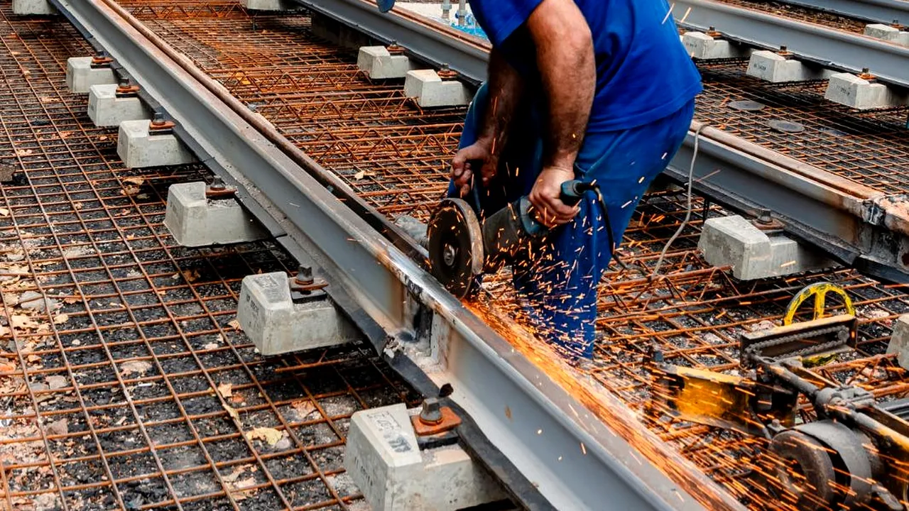 Nicuşor Dan: Am atribuit încă un contract pentru reabilitarea liniilor de tramvai din Capitală
