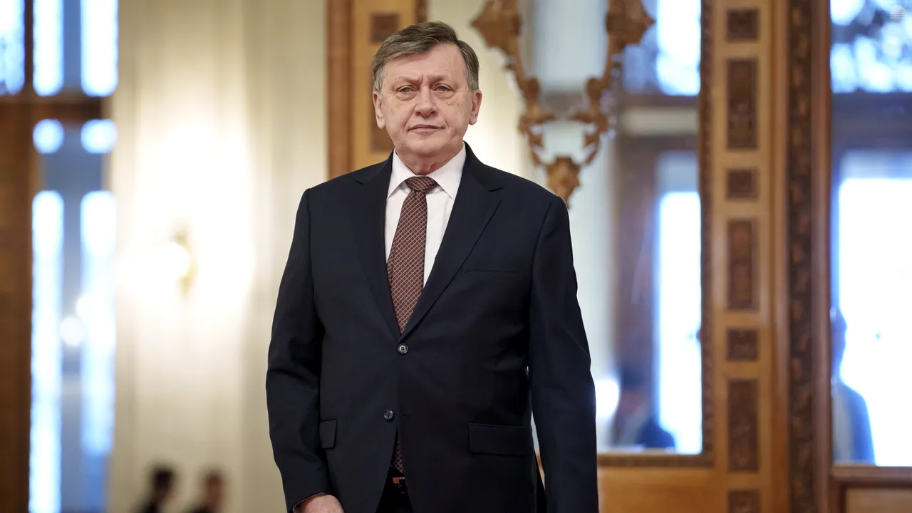 Crin Antonescu: Vreţi să ştiţi de ce am plecat 10 ani şi ce am făcut?