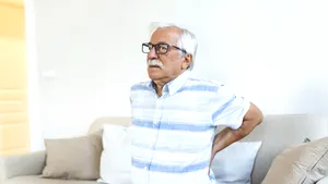 Când durerea de spate este un semn al cancerului: simptome care constituie un semnal de alarmă