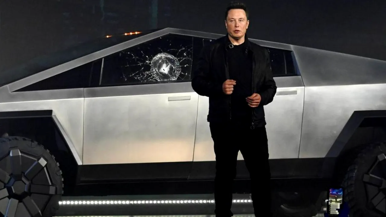 De ce s-au spart geamurile prototipului Cybertruck. Elon Musk dezvăluie motivul pentru care camionul arată atât de ciudat
