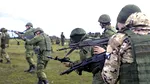 Press One: Zeci de români ce lucrează ca mercenari sunt sub asediu în RD Congo. Presa internaţională: Atac supriză a forţelor rebele M23. Gruparea avansează spre al doilea oraş al ţării