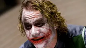 Michael Caine: Heath Ledger îl întrece pe Jack Nicholson în rolul The Joker