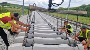 ANALIZĂ. Piața locală de infrastructură: Rutierul este motorul. Mai puțin de jumătate dintre proiecte sunt efectiv în șantier / Topul marilor șantiere de căi ferate