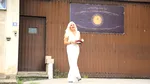 Elena Udrea a ieşit din Penitenciar: Mă simt minunat. Îi mulţumesc fetiţei mele / Adrian Alexandrov a venit cu flori să o aştepte: fiica nu ştie că mama vine acasă