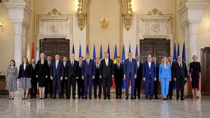 Doi miniştri ai Guvernului Ciolacu au fost chemaţi în faţa Parlamentului de senatorii opoziţiei