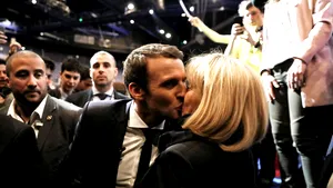 FOTO Cine este Brigitte Trogneux, soţia lui Emmanuel Macron, cu 25 de ani mai bătrână decât politicianul francez: ”La 17 ani mi-a spus că voi fi soţia lui”