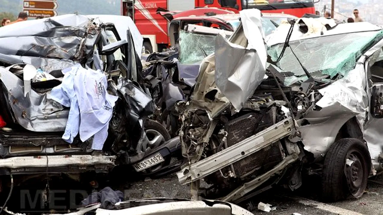 Nou martor în cazul accidentului provocat de un român în Grecia: Un bărbat a mers la poliţie spunând că era pasager în camion