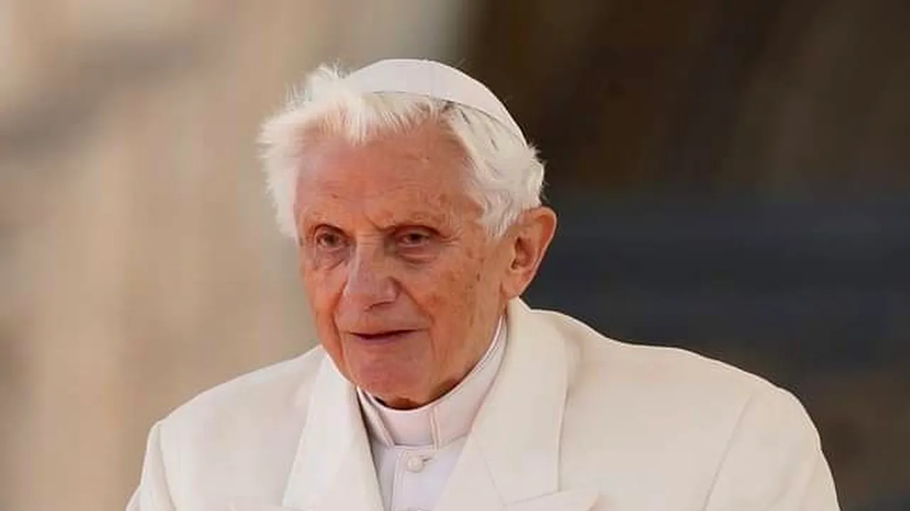 Benedict al XVI-lea, alegerea revoluţionară a demisiei. A fost primul suveran pontif care a demisionat în ultimii 600 de ani