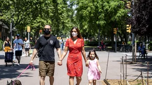 Locuitorii Barcelonei, îndemnaţi să nu iasă din case. Adunările mai mari de zece persoane sunt interzise