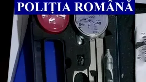 Poliţia, în acţiune: 26 de percheziţii la persoane bănuite de deţinere ilegală de arme