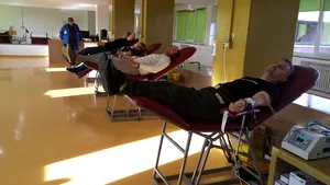 FOCUS Bonurile de masă primite în schimbul sângelui donat, stimulent pentru donatorii din Timiş - FOTO