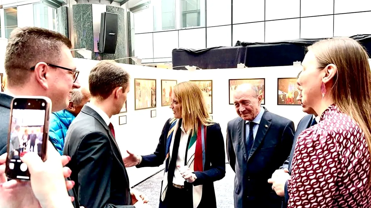 Preşedinta PE, Roberta Metsola, prezentă la expoziţia fotografică „Drumul european al R. Moldova”