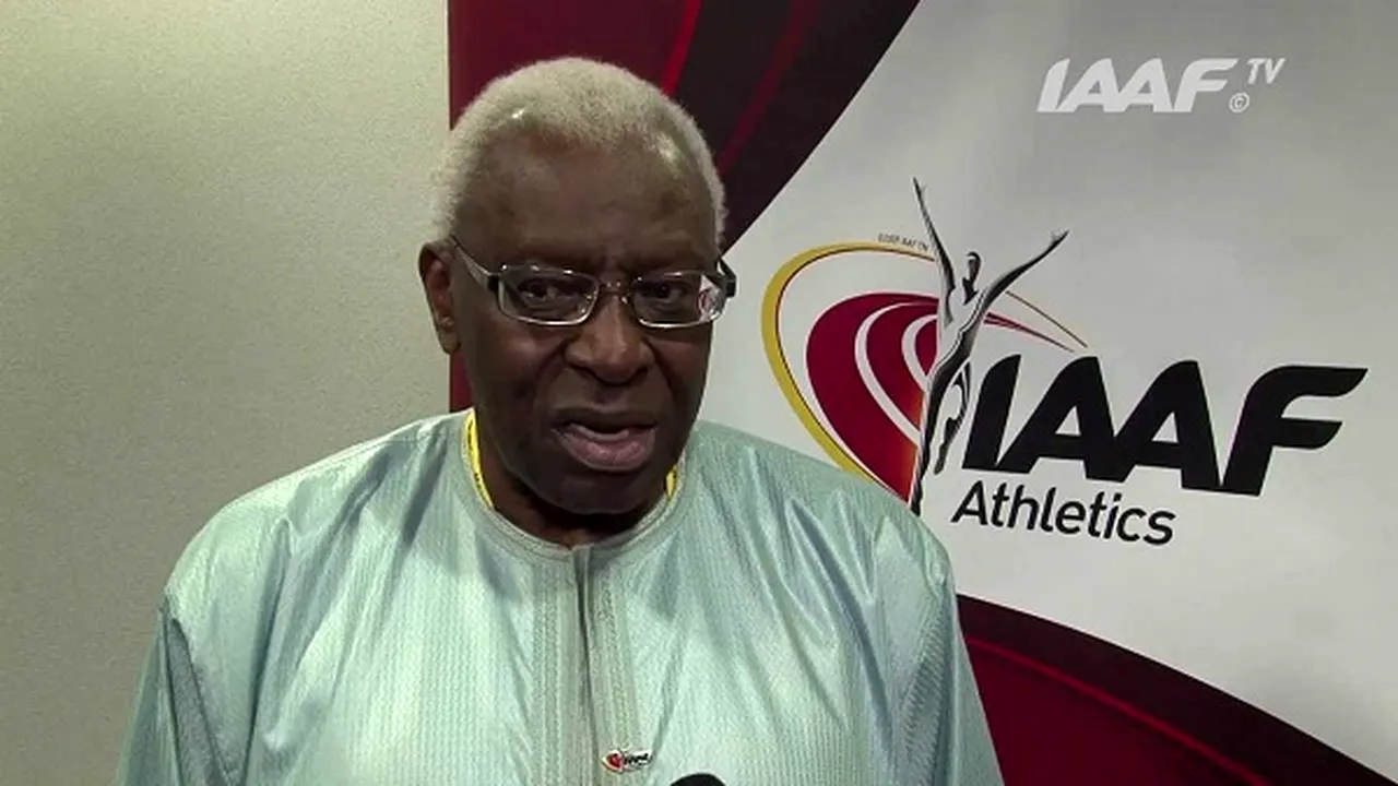 Le Monde: Diack a recunoscut că a primit bani de la un apropiat al lui Putin în schimbul tăcerii sale în cazurile atleţilor ruşi dopaţi