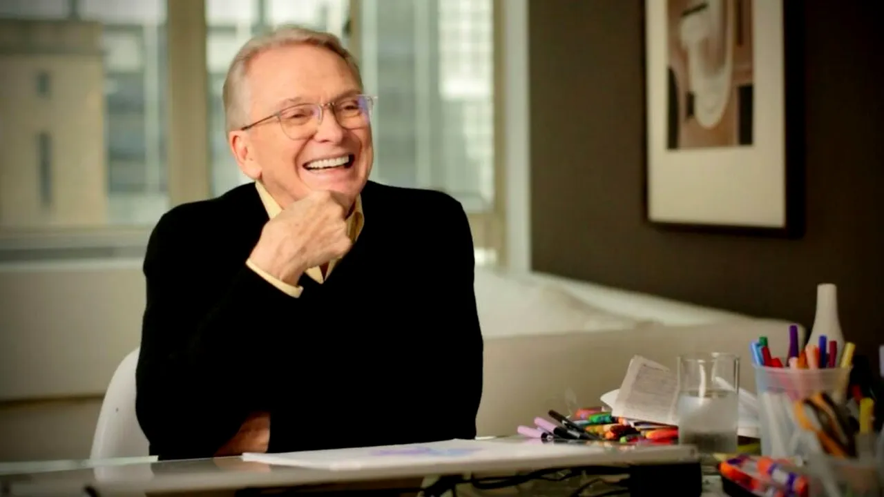 A murit Bob Mackie, creatorul ținutelor extravagante purtate de Cher și alte vedete