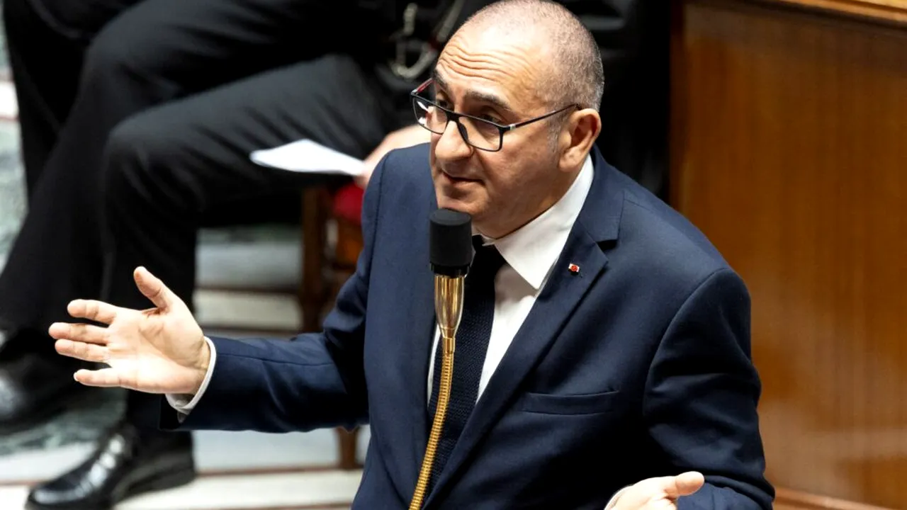 Ministrul francez de Interne avertizează că protestele de Halloween ar putea deveni violente. Peste 1.400 de persoane, arestate
