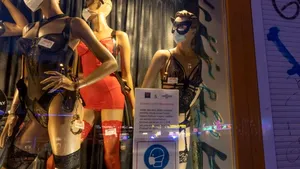 O vedetă britanică pregăteşte daruri inedite pentru personalul medical. Ce conţin 