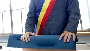 Şeful statului a anunţat că susţine alegerea primarilor în două tururi