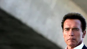 Arnold Schwarzenegger: Inimile noastre sunt alături de familia Jackson