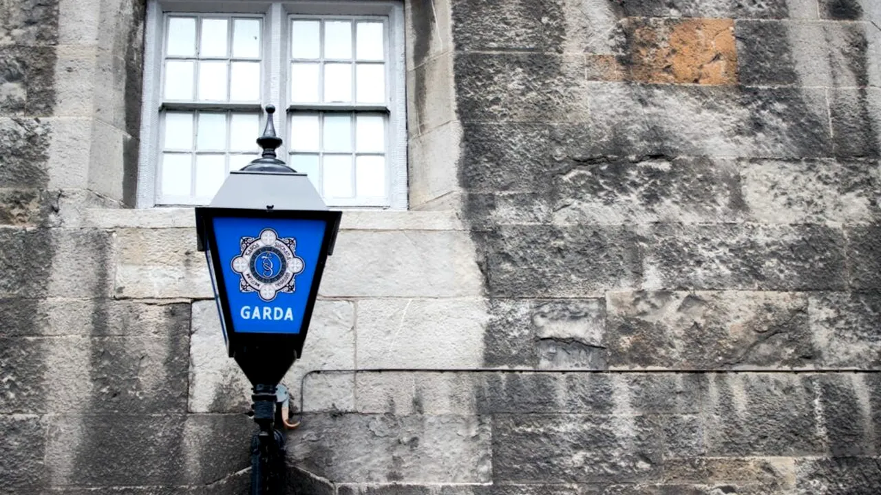 Anchetă antiteroristă în Irlanda: un bărbat, inculpat în cazul unei bombe descoperite într-un autoturism