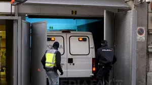 Poliţia spaniolă a arestat nouă români care jefuiau turişti pe aeroporturile din Murcia şi Alicante