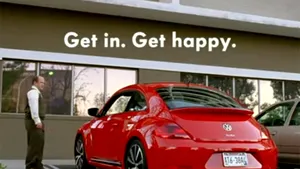 Super Bowl 2013: Volkswagen îşi menţine decizia de a difuza o reclamă, considerată  