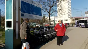 Zeci de biciclete pentru timişoreni amplasate în staţii,dar autorităţile nu ştiu cum vor fi folosite