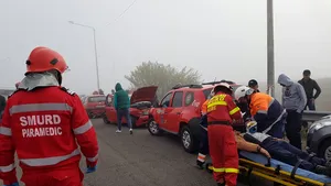 Inspectoratului General pentru Situaţii de Urgenţă: 29 de maşini implicate în carambolul de pe A2. Au intervenit peste 100 salvatori