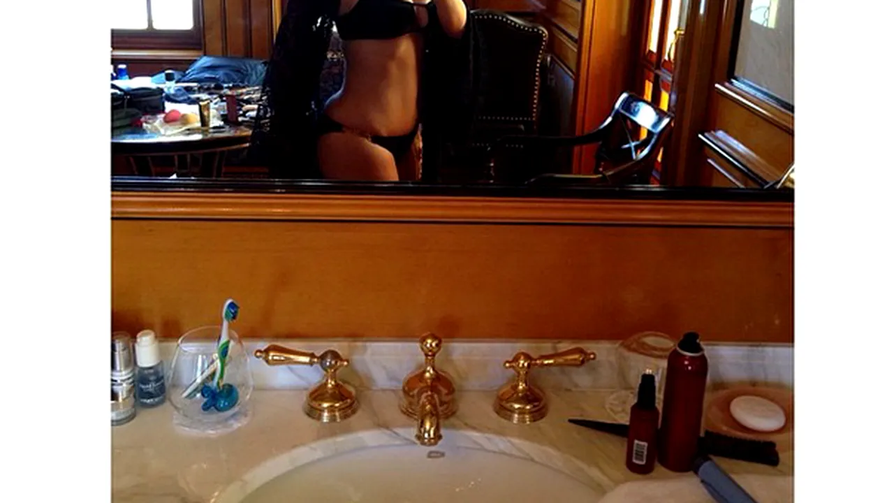 Kim Kardashian va publica un volum cu selfie-uri