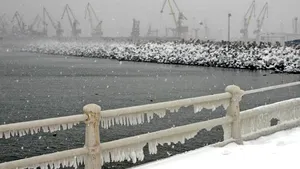 Constanţa: Porturile maritime au fost redeschise duminică dimineaţă