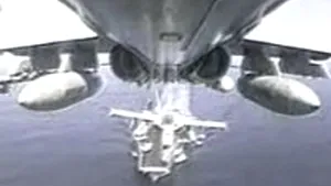 Două avioane americane F-18 s-au prăbuşit în Golf în urma unei coliziuni