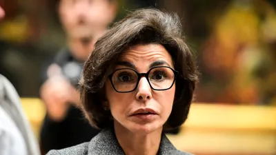 EXTERNE Fostă ministră din Franța, dar și actual primar al unui arondisment din Paris, judecată pentru corupție. Și-ar putea pierde funcția