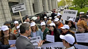 PROTEST în faţa Ministerului Justiţiei al consilierilor de probaţiune