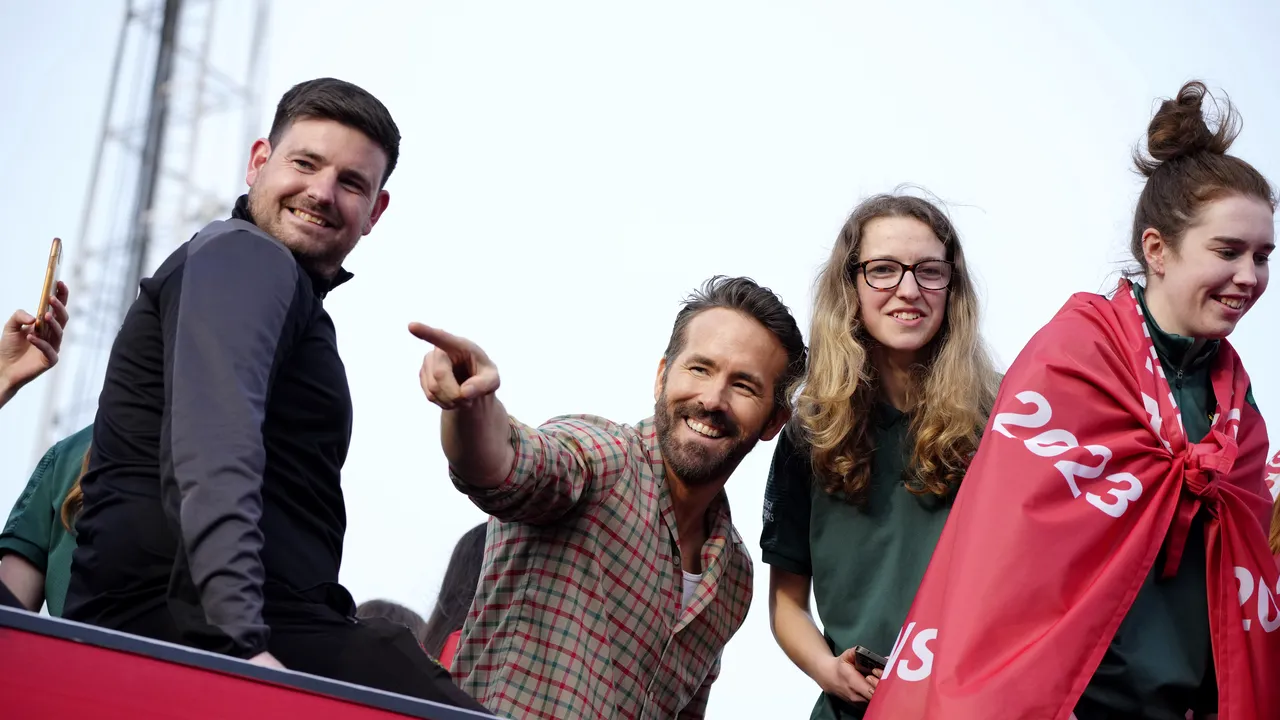 Wrexham, echipa cumpărată de Ryan Reynolds, ar putea avea stadion cu 55.000 de locuri: 