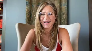 Jennifer Aniston şi-a pus pe Instagram noul căţel. În ce poziţie a adormit patrupedul