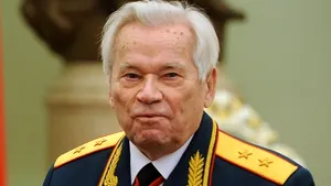 Mihail Kalaşnikov şi-a regretat invenţia, într-o scrisoare trimisă patriarhului Kiril