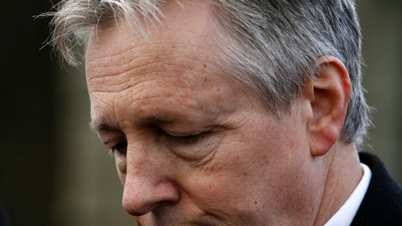 Premierul Irlandei de Nord anunţă că va demisiona din post şi de la conducerea partidului