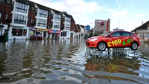 Inundaţiile ajung pe Tamisa şi se apropie de Londra