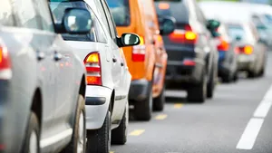 Noul Guvern vrea introducerea unei taxe de primă înmatriculare: „Cuantumul taxei să depindă de cantitatea de noxe”