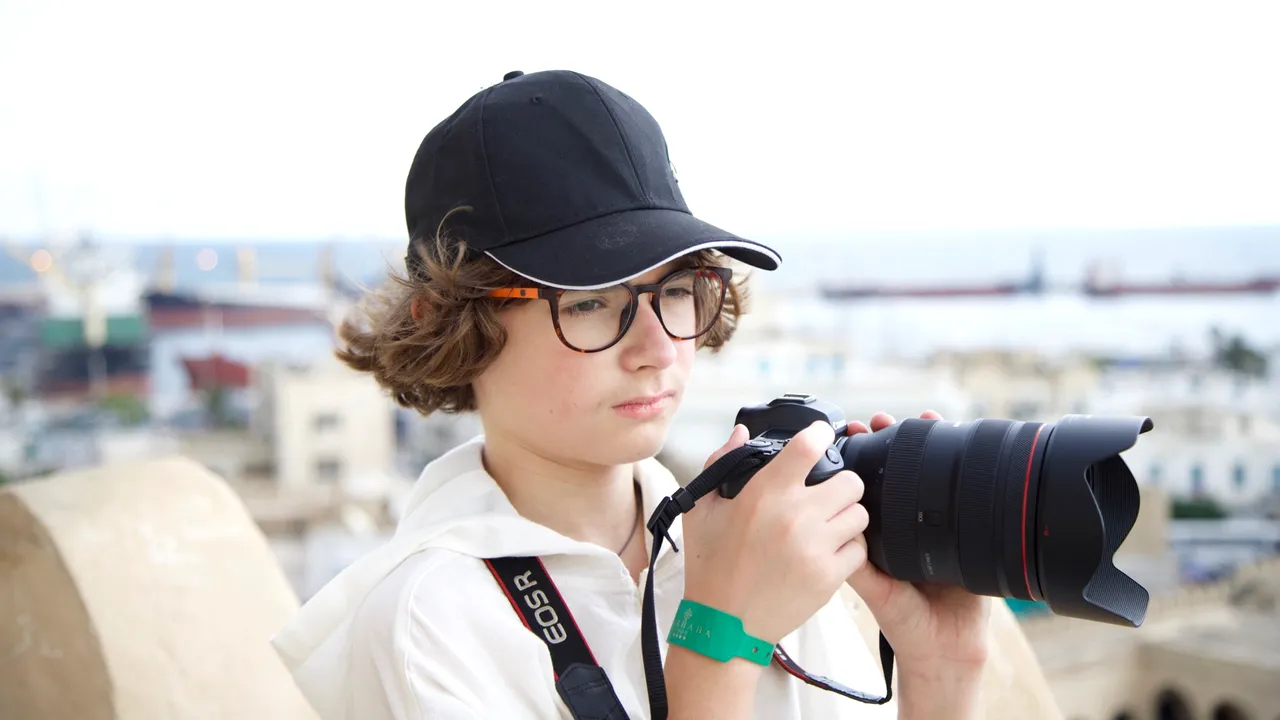 „Proiecţie film documentar Faces of Autism. Episod pilot: David. Drumul către ceilalţi”