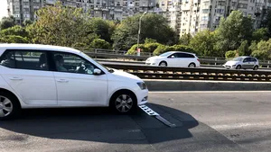 ACCIDENT în zona Podului Grant din Capitală. Patru maşini s-au ciocnit. Traficul este restricţionat 